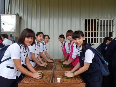 餐管科參觀東峰農場日月潭雲品溫泉酒店2.jpg