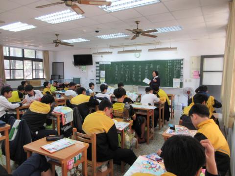 106學年度蘭潭國中招生宣導2.jpg