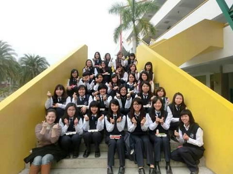服飾科參觀高雄實踐大學2.jpg