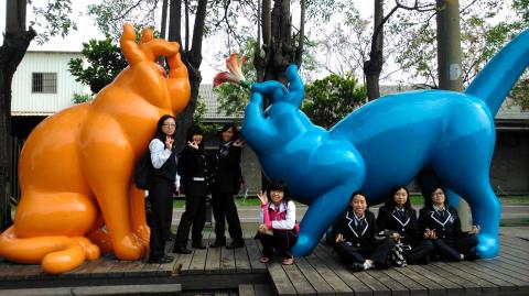 服飾科參觀高雄實踐大學1.jpg