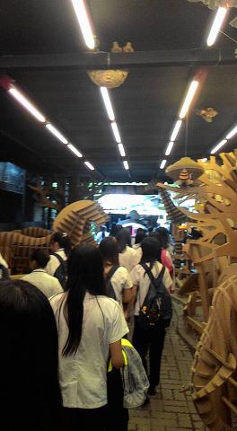 服飾科參觀台中紙箱王創意園區3.jpg